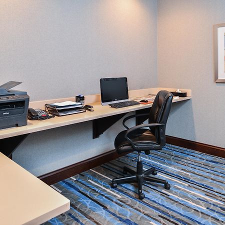 Holiday Inn Express Hotel & Suites York By Ihg Esterno foto