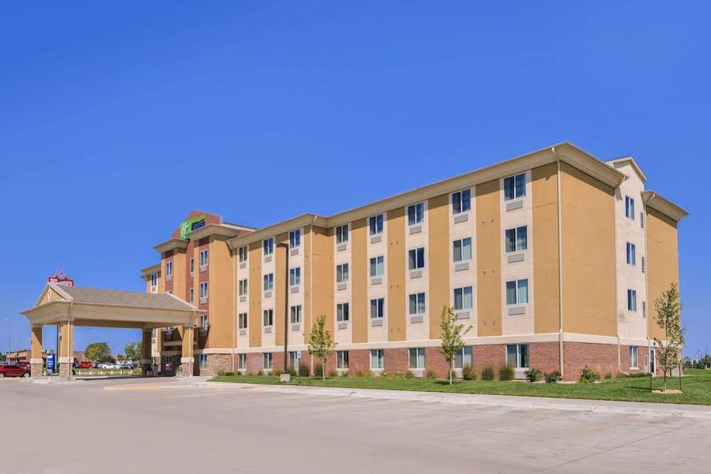 Holiday Inn Express Hotel & Suites York By Ihg Esterno foto